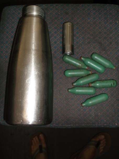 ISI CREAM GUN CANISTER AND CO2 CHARGERS ( Spares )